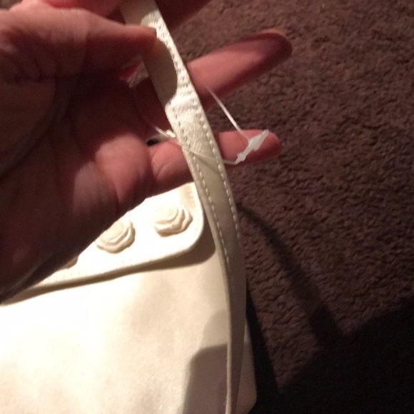 🌞3/$25 cream polyester crossbody purse - Picture 4 of 8